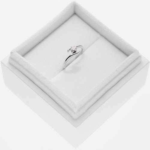 Pierścionek zaręczynowy SAVICKI: białe złoto, diament